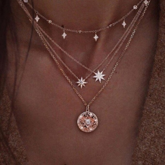 Jewelry - Dainty delicate layer necklace chain gold pendant